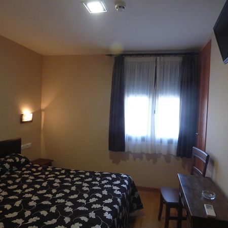 Hostal La Perdiz Sonseca ภายนอก รูปภาพ