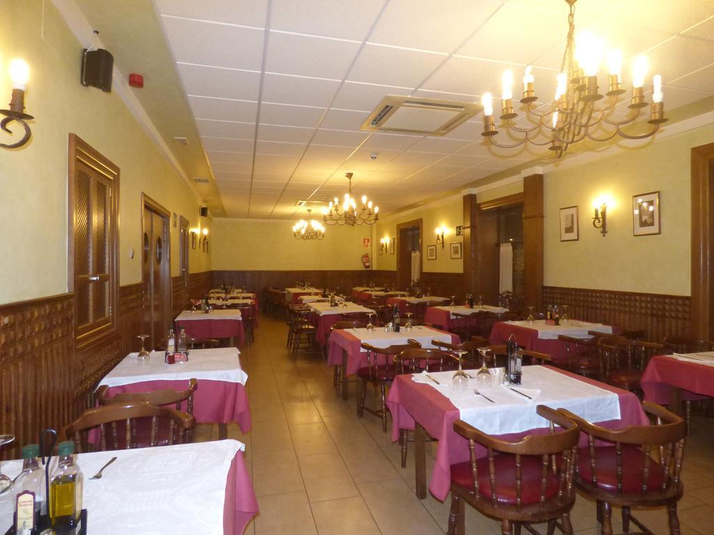 Hostal La Perdiz Sonseca ภายนอก รูปภาพ